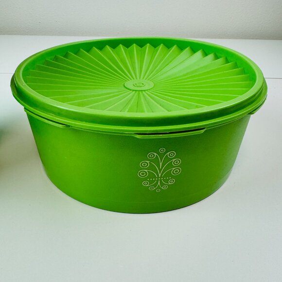 VTG Tupperware 2 piece round storage set apple green canisters - Picture 3 of 7